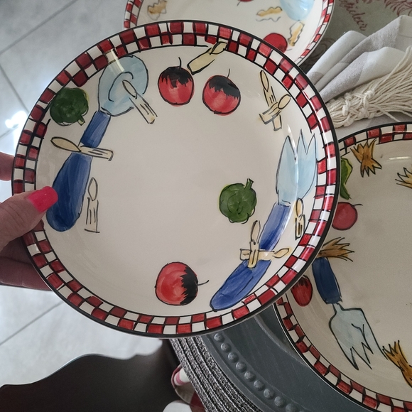 Tabletops pasta bowls with cheese bowl and dipping bowls - Picture 4 of 10